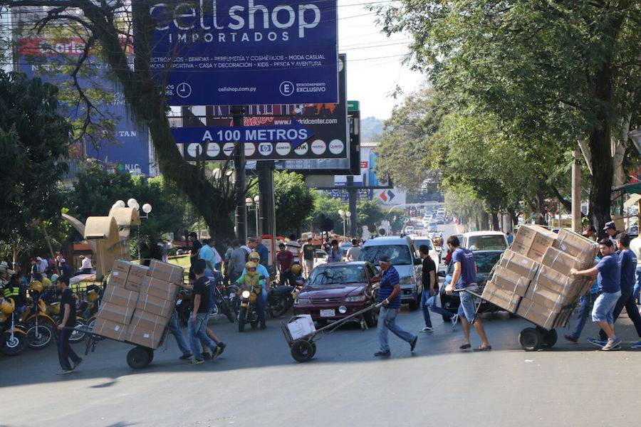 La Nacion Buenas Proyecciones Para El Brasil Alientan Las Compras En El Este