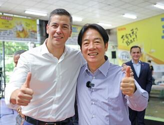 Santiago Peña con Lai Ching-te, presidente electo de Taiwán.