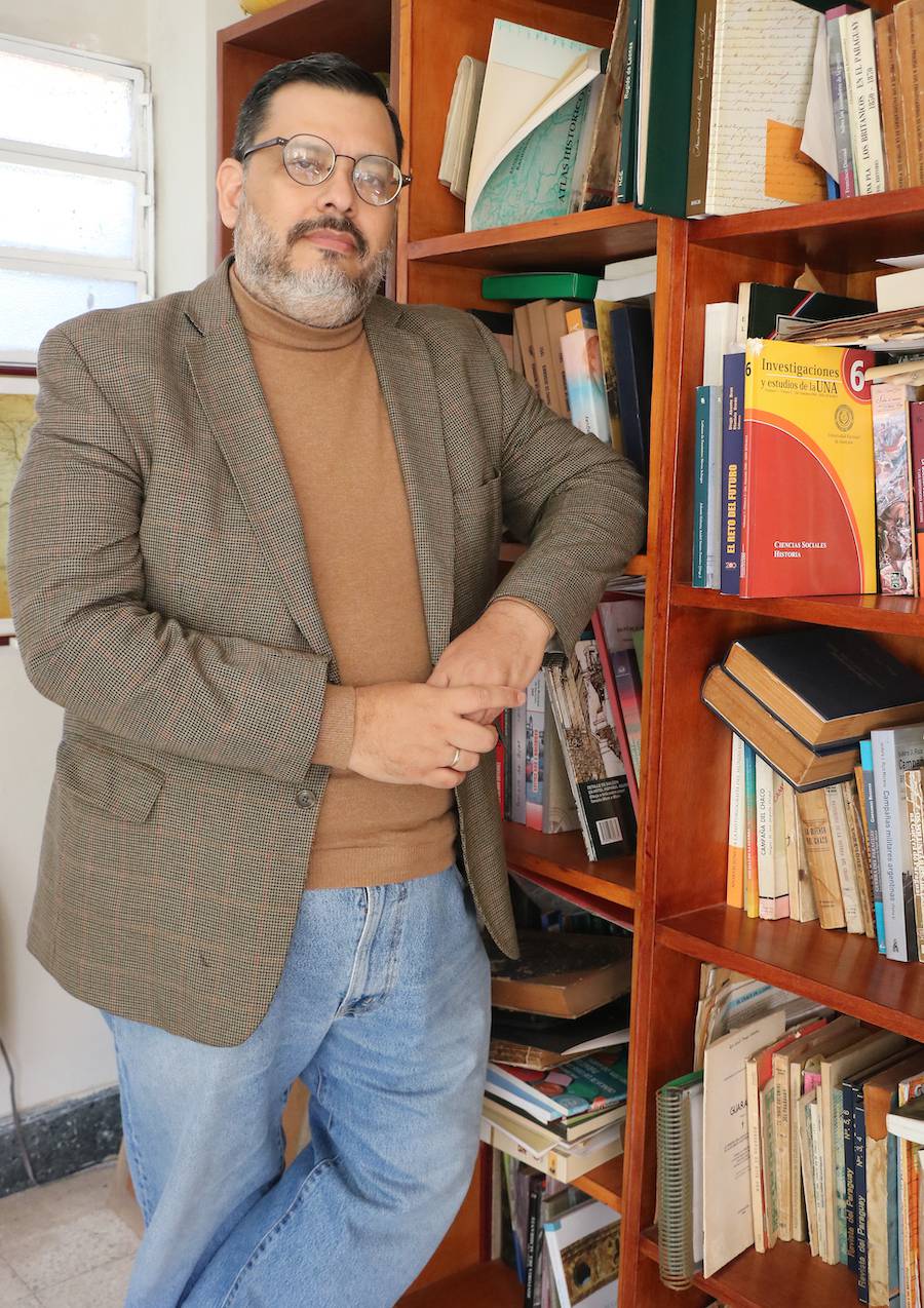 Herib Caballero Campos, historiador y docente. Foto: Nadia Monges.
