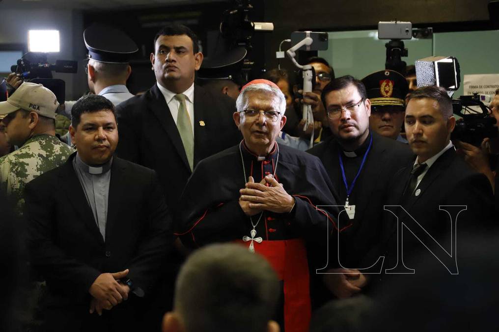 La Nación / Cardenal pidió fortalecer la educación y defender la familia y  a las madres solteras