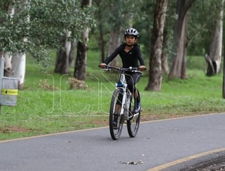 Montar en bici y montar una bici son formas correctas de expresarse. Foto:  Néstor Soto, Nación Media.