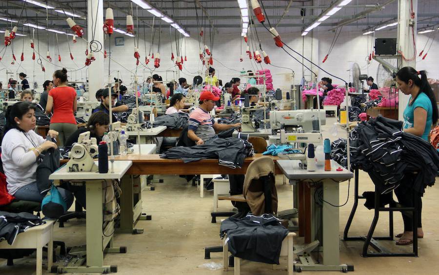 Luego de autopartes, que emplea a 5.853 personas, el de confecciones y textiles es el segundo de mayor generación de empleo con 5.486 puestos laborales. Foto: Archivo.