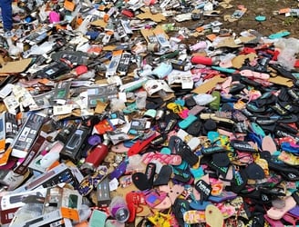 Los productos incautados y destruidos. Foto: Gentileza.