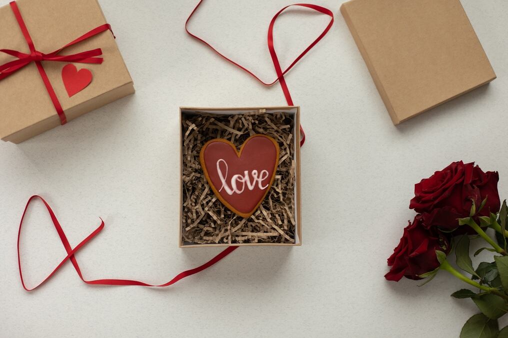 Qué regalar por San Valentín a una mujer: 42 ideas originales