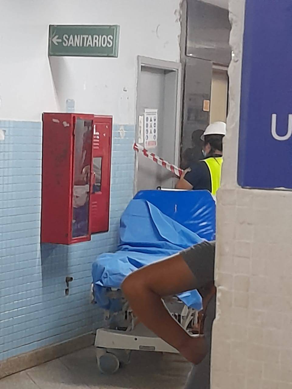 De mal en peor, más baños fueron clausurados en el Hospital Central. Foto: Gentileza. 