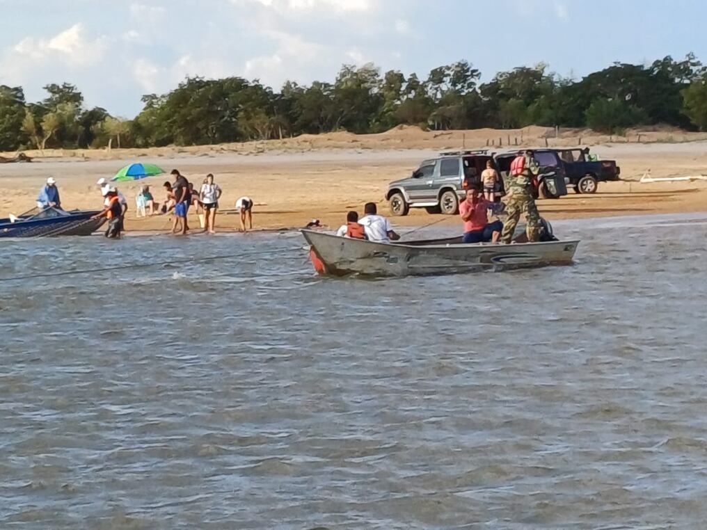 Tras el hallazgo de los cuerpos, los jóvenes de 15 y 17 años fueron identificados por sus familiares. Foto: @armada_py