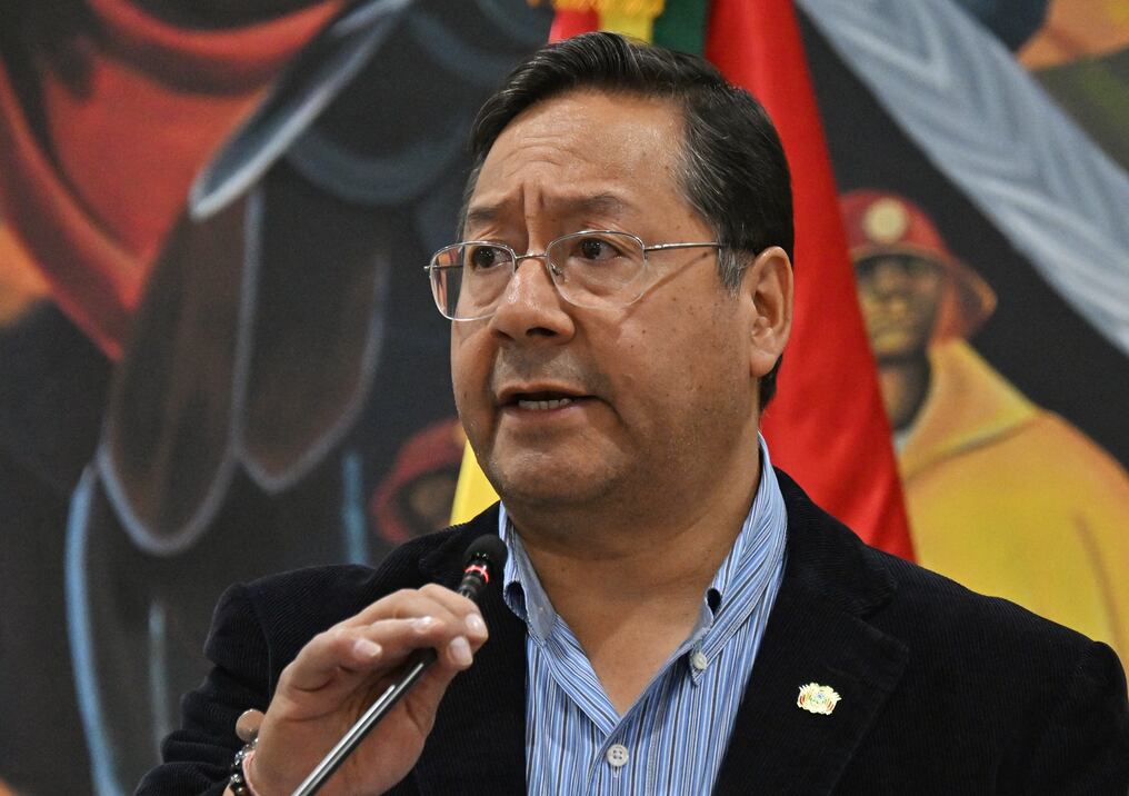 El presidente Luis Arce propuso un referéndum para definir la reelección presidencial como “continua o discontinua” en Bolivia, en momentos de confrontación con el exmandatario Evo Morales. Foto: AFP