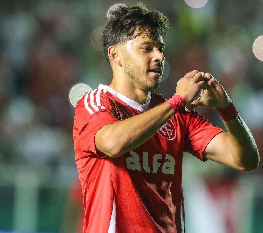 Óscar Romero festejó su primer gol con el Inter de Brasil
