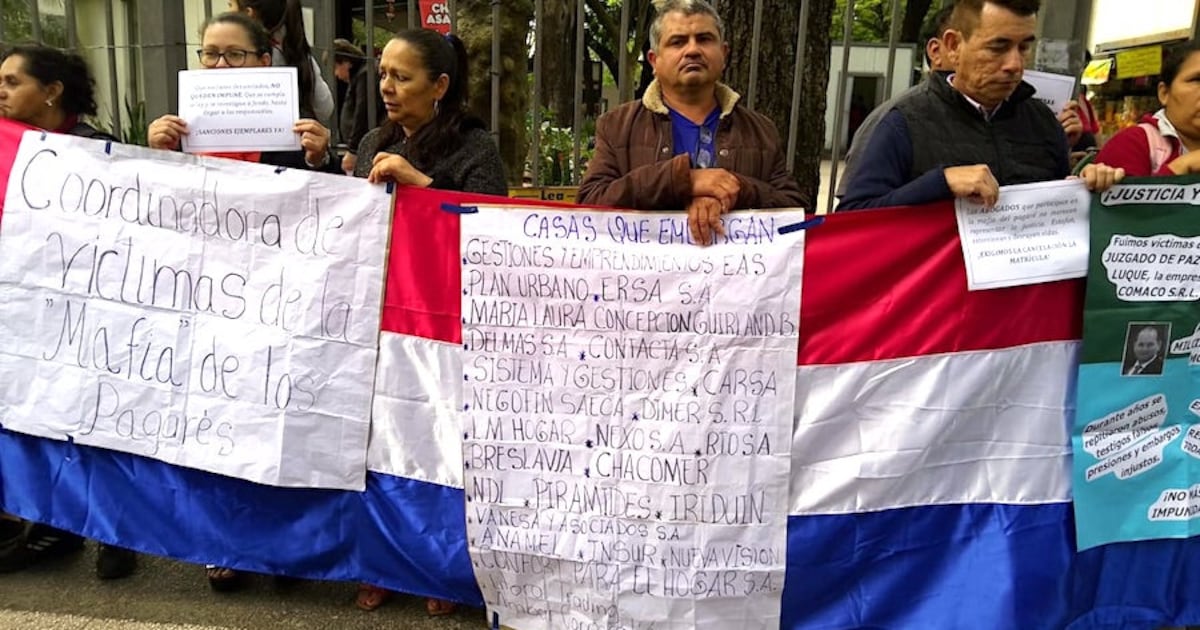 La Nación / Víctimas de los pagarés harán encadenamiento masivo por ...