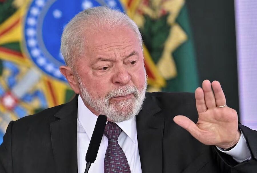 “Crear una sociedad de clase media, donde todos vivan con más dignidad, es lo que me da alegría. Para eso fuimos elegidos y estamos trabajando”, dijo este miércoles el presidente Luiz Inácio Lula da Silva.