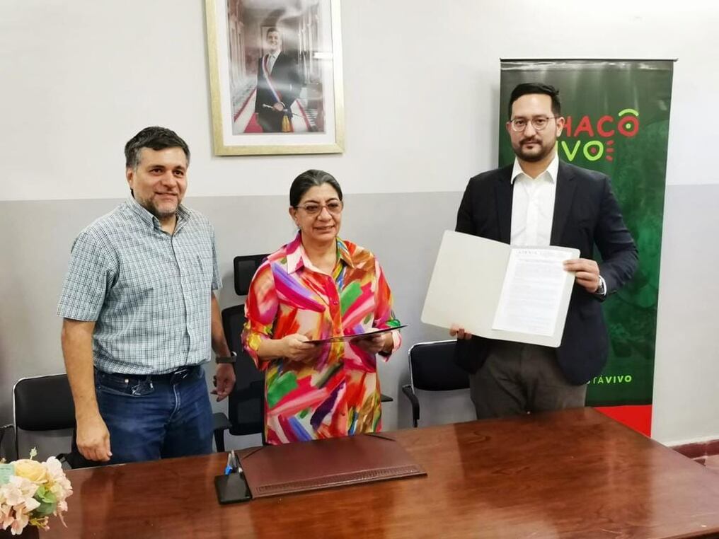 Directivos del Instituto Nacional del Indígena (Indi) y de una empresa privada firmaron un convenio para promover proyectos que beneficien a los pueblos originarios. Foto: Gentileza