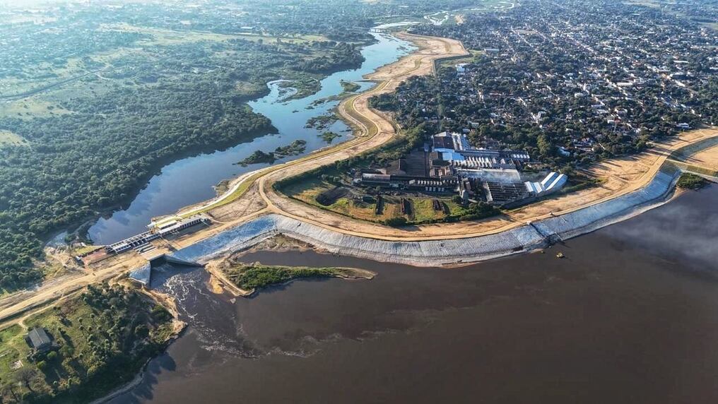 El MOPC cataloga la Defensa Costera de Pilar como una obra de gran impacto social y económico para la capital del departamento de Ñeembucú. Foto: Gentileza