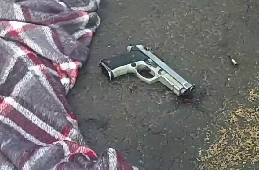 Norma Estela Miñarro Rotela recibió varios disparos de arma de fuego por parte de su pareja, Leonor Meaurio Careaga. Foto: Captura de video