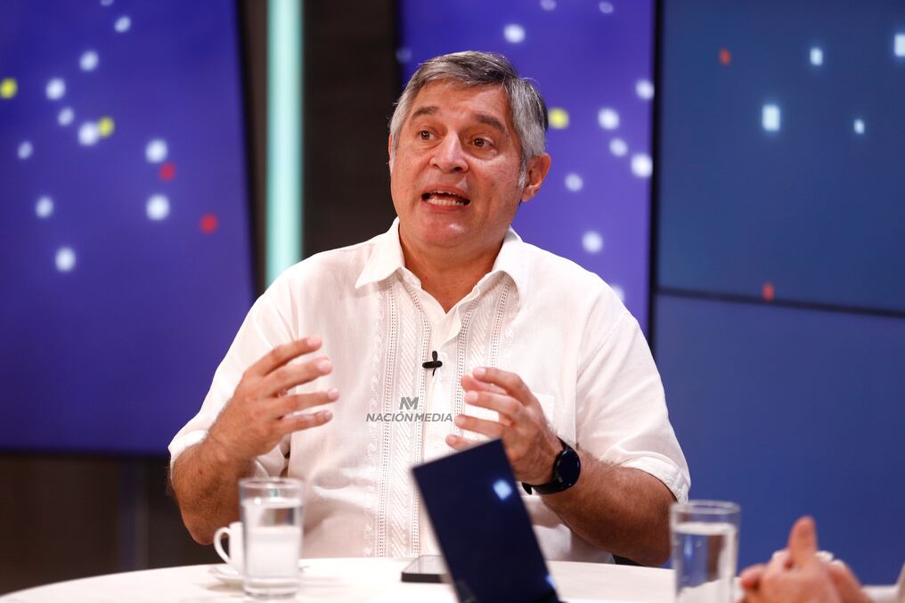 El ministro de Educación, Luis Ramírez, indicó que el gobierno de Santiago Peña ha tomado como una de sus principales banderas reposicionar a la educación para convertirla en la herramienta central del desarrollo del país. Foto: Emilio Bazán