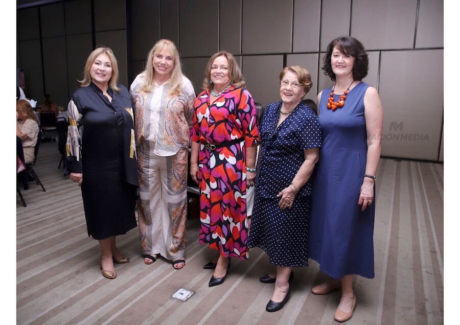 Jazmín Gill, Ruth Sánchez, Marta Mareco, Queña Auad y Laura Sánchez. Foto: Mariana Díaz