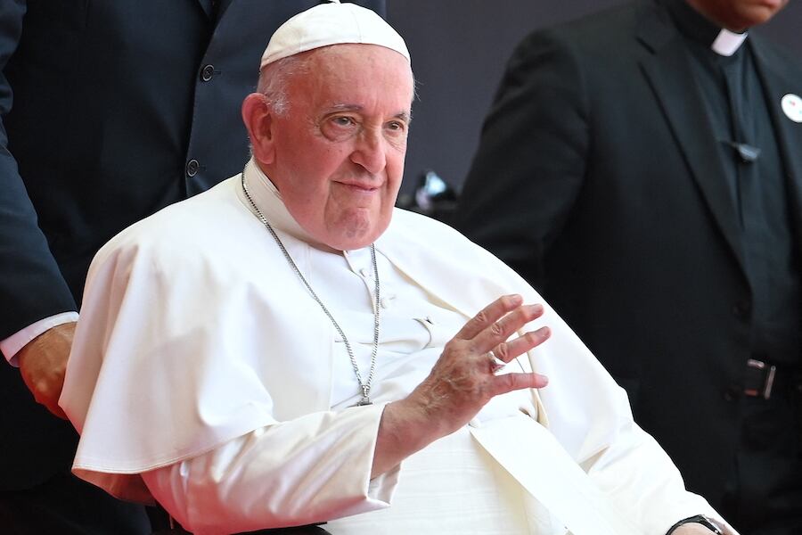 Una bronquitis persistente obligó a la hospitalización del sacerdote argentino, desde el viernes en Roma. Foto: Archivo/Marco Bertorello/AFP