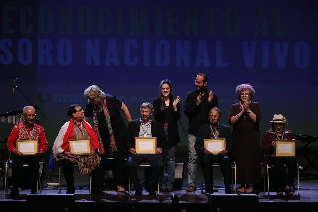 César Daniel López Vera, Walter Papi Basaldúa, Desiderio Larrosa, Cipriano Riveros Cardozo y Ursulina Arias. Foto: SNC