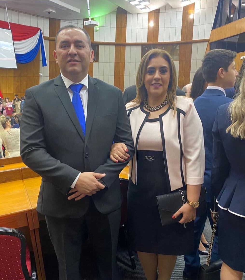Bajo la figura de "asesora de despacho", hermana de Líder Amarilla fue contratada en el Senado. Foto: Gentileza