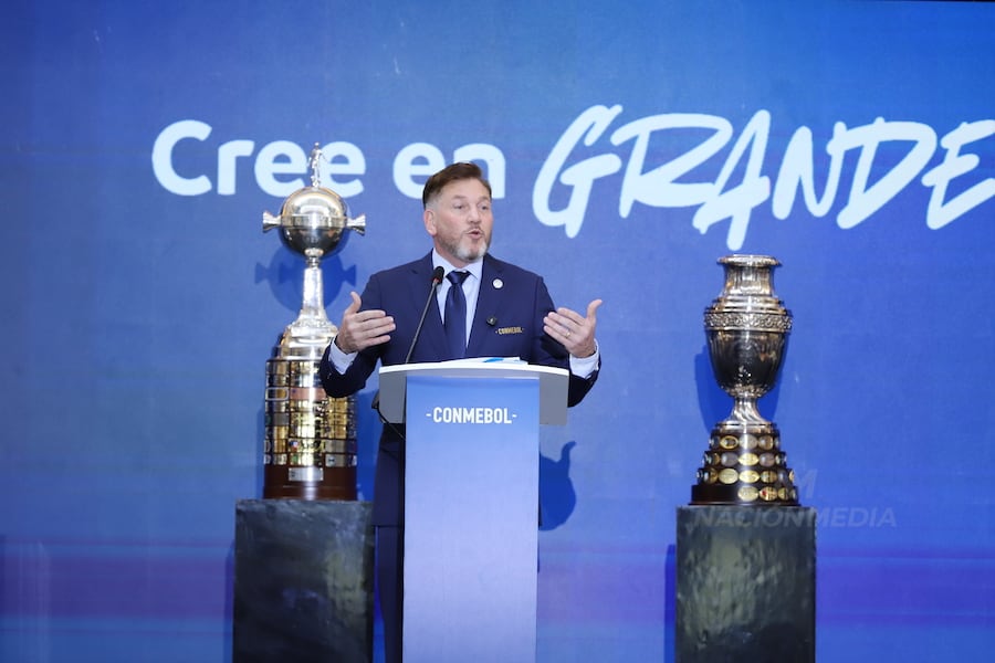 Alejandro Domínguez Wilson-Smith, continuará desde el 2027 por un periodo de cuatro años más al frente de la Conmebol.FOTO: MARIANA DÍAZ