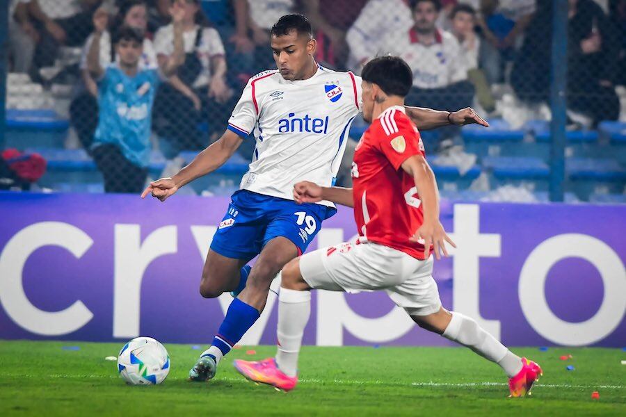 Lucas Morales llega al Olimpia para cubrir el puesto de lateral derecho.FOTO: @NACIONAL