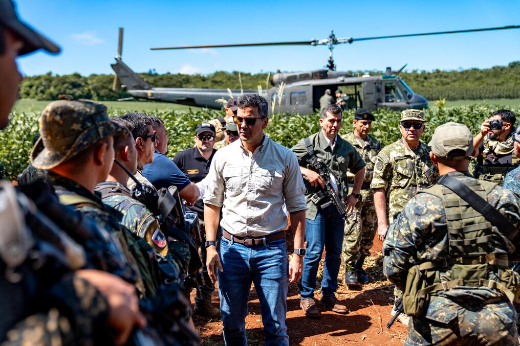 El presidente de la República, Santiago Peña, destacó el trabajo conjunto realizado por la Senad y el Codi en el que se realizó una de las mayores incautaciones de droga de la historia. Foto: Gentileza