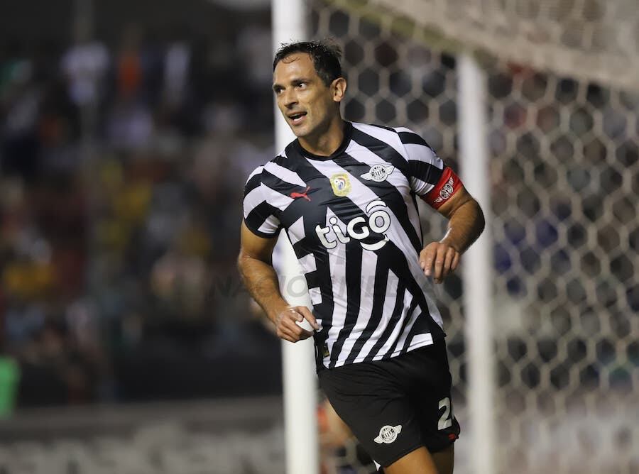 Roque Santa Cruz cumplirá 43 años en agosto. Foto: Eduardo Velázquez
