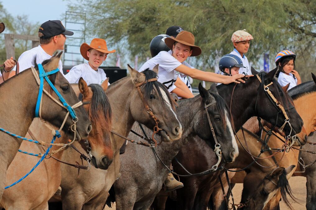 Pequeños competidores, padres y público en general, coparon con espíritu de competitividad las pruebas realizadas por los chicos. Foto: Carlos Juri