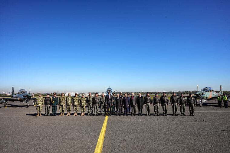 La Fuerza Aérea Paraguaya recibió la penúltima aeronave Embraer EMB 314 Super Tucano (también llamada ALX o A-29), este 21 de agosto de 2026. Foto: Presidencia
