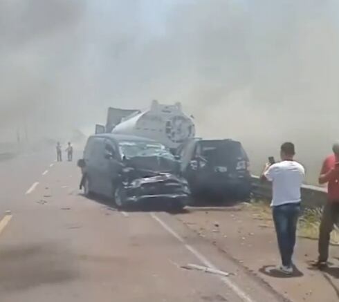 El incendio y accidente se reportó sobre la ruta PY 03 a la altura del kilómetro 75. Foto: Captura de pantalla