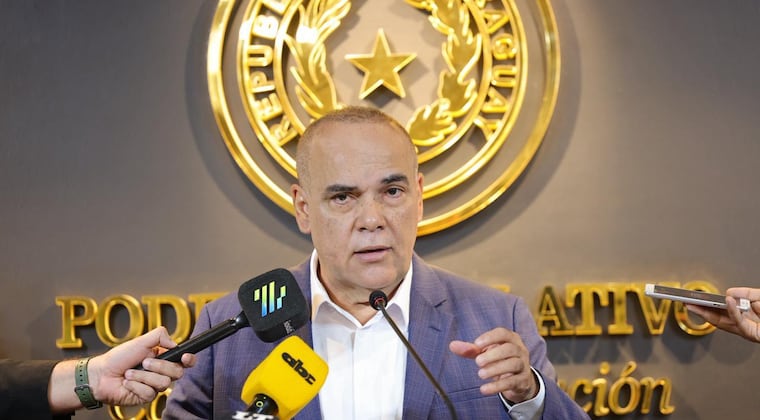 Basilio Núñez, presidente del Congreso. Bachi renuncia a su bonificación de G. 21 millones al mes y propone lo mismo en los demás poderes