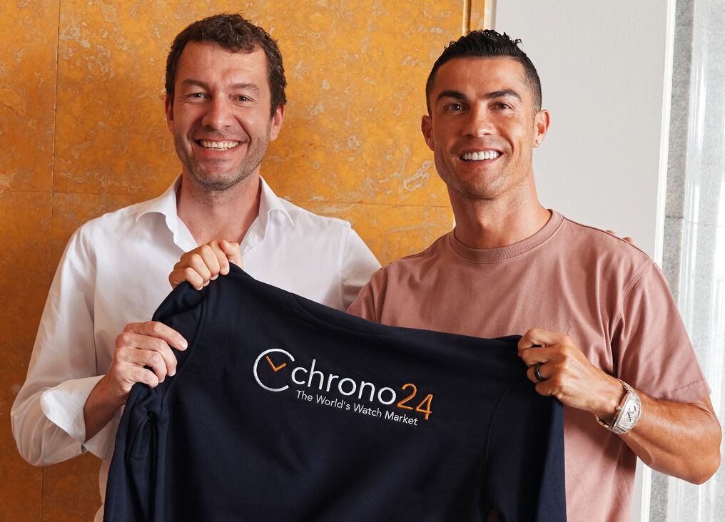 El directivo de Chrono24, Tim Stracke, cerró un acuerdo con el futbolista portugués, por un monto que no fue revelado. Foto: Chrono24