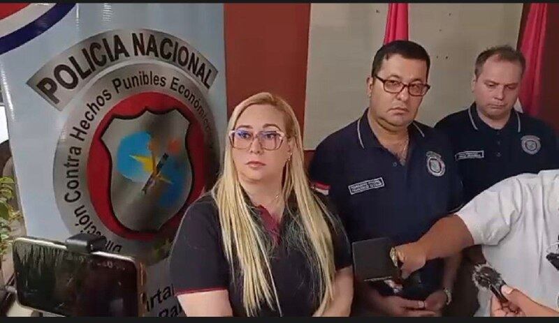 La fiscal Vivian Coronel, de la Unidad contra la Trata de Personas, encabezó allanamientos simultáneos en Hernandarias que resultó con un detenido. Investigan captación de trabajadores para ser llevados a Brasil a ser sometidos a régimen de esclavitud. Foto: Gentileza