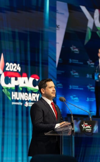 Etiqueta "Latorre en Hungría" en La Nación