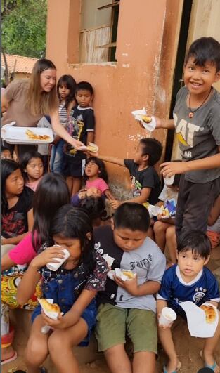 Dallys Ferreira compartió con la comunidad maká, este domingo último. Foto: @DallysFerreira