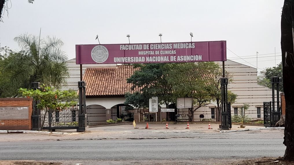 La solicitud es por el valor de 8.000 millones de guaraníes, esto para cubrir específicamente la compra de nuevos equipos, reacondicionar las áreas de internación y observación y poder reparar la estructura edilicia. Foto: Archivo