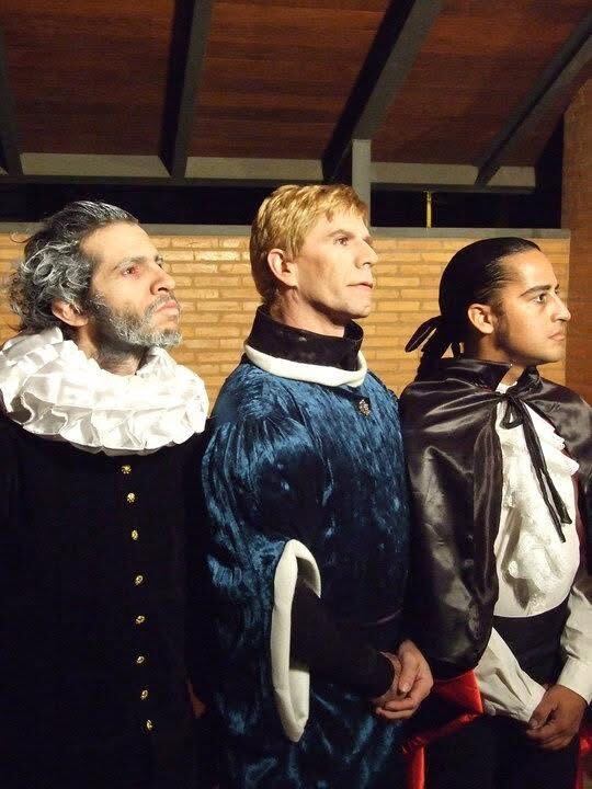 Héctor Micó en una de las tantas obras teatrales de las que formó parte. Foto: Facebook/Héctor Micó