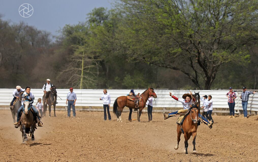 Los niños tendrán la oportunidad de participar en pruebas de lazo en equino con ovejas, lazo en vaca mecánica, el aguatero, del dormido y la prueba de los tambores. Foto: Jorge Romero 