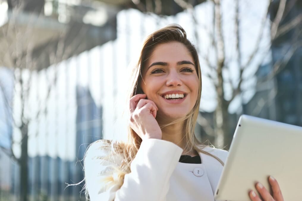 Una dieta equilibrada estimula la producción de serotonina, la hormona de la felicidad. Foto: Pexels
