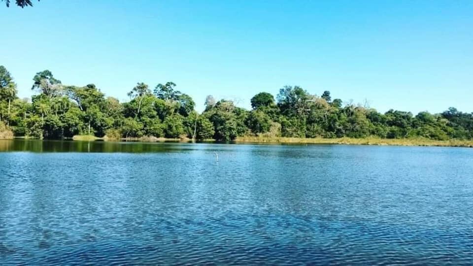 Lago Yrendy, del km 12 Monday de Ciudad del Este. La Senatur tiene en agenda su conversión en un destino turístico. Foto: Gentileza