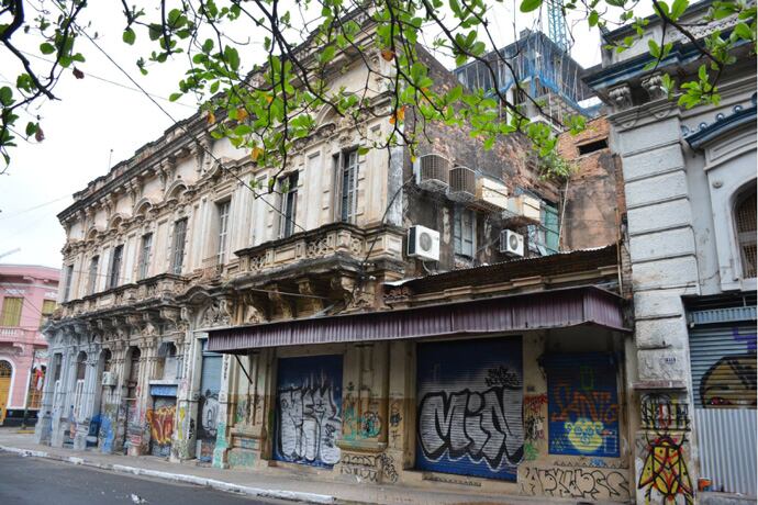 Si bien la comuna tiene un número de casonas catalogadas como Patrimonio Histórico, aún falta una mayor comunicación plena entre la Municipalidad de Asunción y la Secretaría Nacional de Cultura, y eso lleva a que se continúen demoliendo edificios antiguos. Foto: Archivo