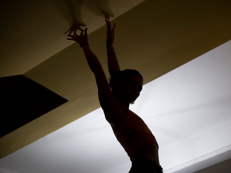 La expresión a través del cuerpo, en “Movimiento Consciente”. Foto: Leo De Blas