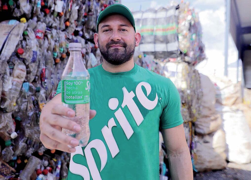 La botella de Sprite está hecha con PET 100 % de plásticos reciclados.FOTO: MATÍAS AMARILLA