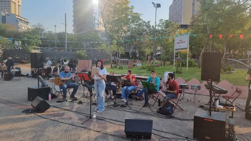 La cantante Rossana Beatriz “La Joya Guaraní” estará a cargo de la conducción del evento. Foto: Gentileza