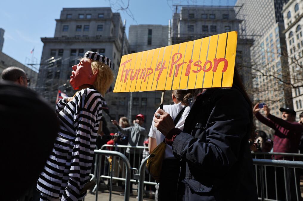 La permanencia de Trump en la superpoblada e insalubre prisión conocida como Rice Street Jail debería ser breve, tras pagar los 200.000 dólares de fianza. Foto: AFP/Archivo