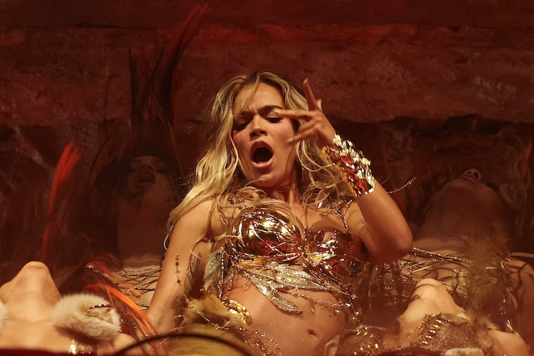 Karol G, primera representante latina en Coachella. Foto: Valerie Macon / AFP