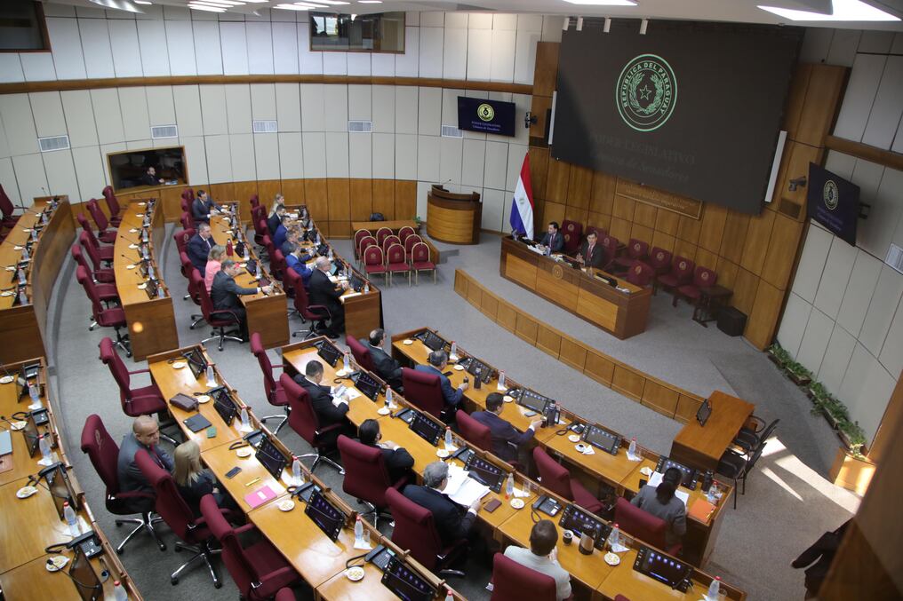 De acuerdo a los datos proveídos por el senador Silvio Ovelar, el retiro voluntario de los funcionarios implica alrededor de G. 900 millones para el Congreso. Foto: Gentileza