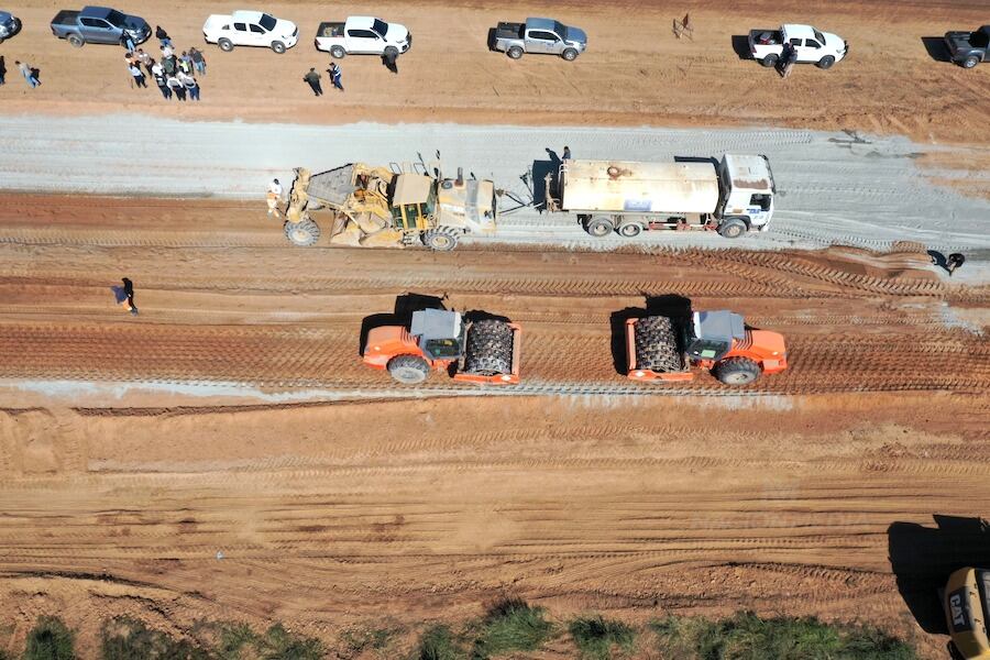 La idea con el pavimento de hormigón es tener mayor resistencia para el tráfico pesado del Chaco que tendrá la Bioceánica.FOTO: CRISTIAN BRITEZ