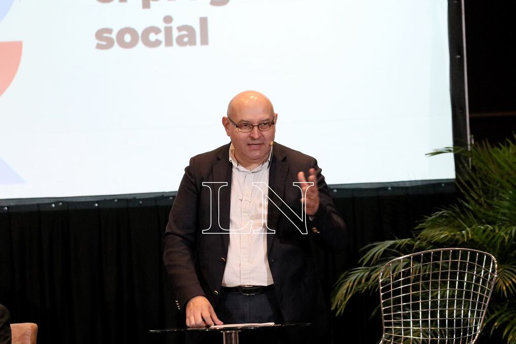 César Barreto, exministro de Hacienda, consideró que los aumentos planteados son razonables, según áreas consideradas prioritarias por el gobierno, aunque instó a mayor transparencia en cuanto a los destinos específicos de los gastos. Foto: Cristóbal Núñez