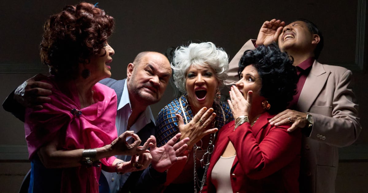 Diario HOY | Comedia teatral “En penumbras” se estrena en Casa Argentina