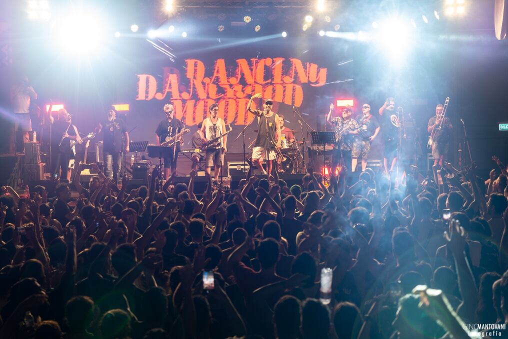 La orquesta de trece integrantes ofrecerá un repertorio adaptado al bailable ritmo del reggae y ska. Foto: Gentileza